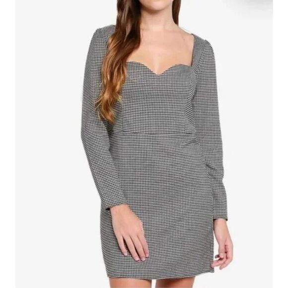 Abercrombie & Fitch Sweetheart Slim Mini Dress in White Houndstooth - Picture 1 of 9